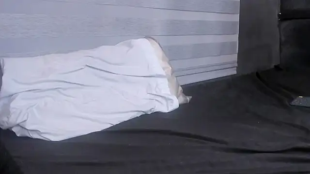 Snapshot of adam_piarse01 chatting on March 12, 2025, 9:02 am adam piarse01 online show from March 12, 2025, 9:02 am