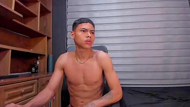 Snapshot of adam_piarse01 chatting on March 15, 2025, 12:47 am adam piarse01 online show from March 15, 2025, 12:47 am