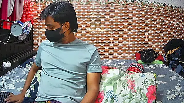 Hot Nila online show from May 13, 2026, 3:15 am