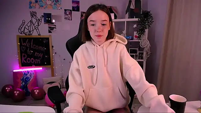 Snapshot of MiniSofy chatting on February 15, 2025, 1:16 pm MiniSofy online show from February 15, 2025, 1:16 pm