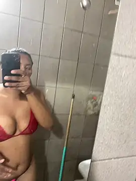 Mariaapimentinha online show from April 27, 2026, 11:25 pm