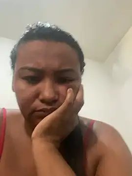 Mariaapimentinha online show from May 18, 2026, 12:55 pm