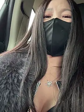 SSSniang- online show from November 18, 2025, 12:20 pm