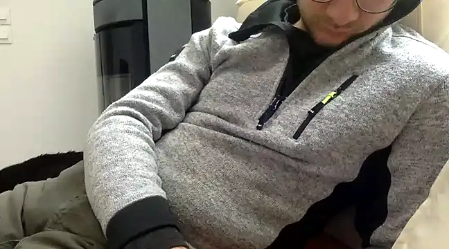 coquin5995 online show from February 11, 2025, 2:24 pm