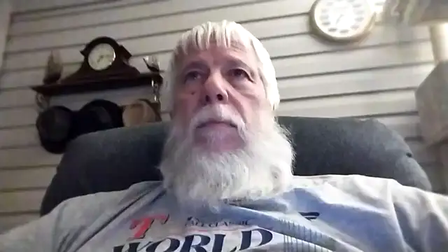 Snapshot of Futura_intx chatting on February 3, 2026, 1:15 am Futura intx online show from February 3, 2026, 1:15 am