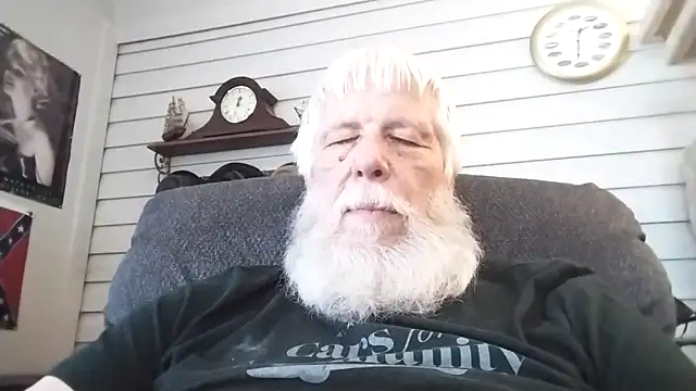 Snapshot of Futura_intx chatting on February 7, 2026, 6:33 pm Futura intx online show from February 7, 2026, 6:33 pm