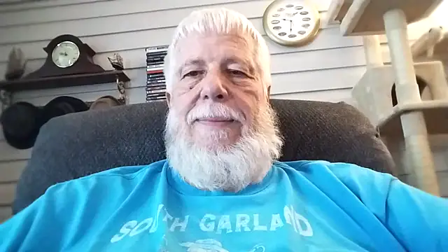 Snapshot of Futura_intx chatting on March 4, 2026, 3:29 pm Futura intx online show from March 4, 2026, 3:29 pm