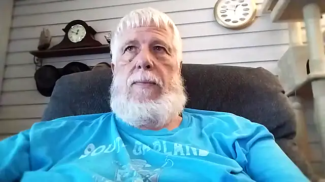 Snapshot of Futura_intx chatting on March 5, 2026, 6:48 pm Futura intx online show from March 5, 2026, 6:48 pm