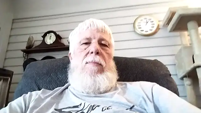 Snapshot of Futura_intx chatting on March 25, 2026, 6:03 pm Futura intx online show from March 25, 2026, 6:03 pm