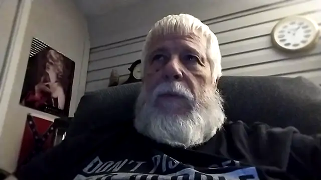 Snapshot of Futura_intx chatting on April 1, 2026, 3:07 am Futura intx online show from April 1, 2026, 3:07 am