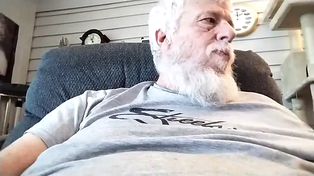 Snapshot of Futura_intx chatting on April 3, 2026, 5:00 pm Futura intx online show from April 3, 2026, 5:00 pm