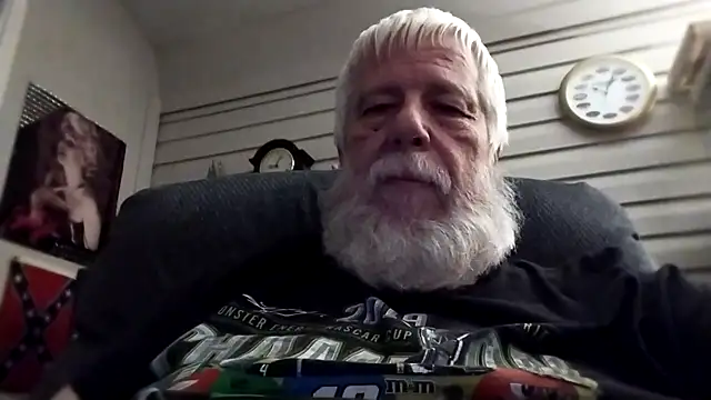 Snapshot of Futura_intx chatting on April 6, 2026, 3:04 am Futura intx online show from April 6, 2026, 3:04 am