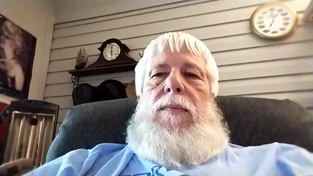 Snapshot of Futura_intx chatting on April 16, 2026, 12:00 am Futura intx online show from April 16, 2026, 12:00 am