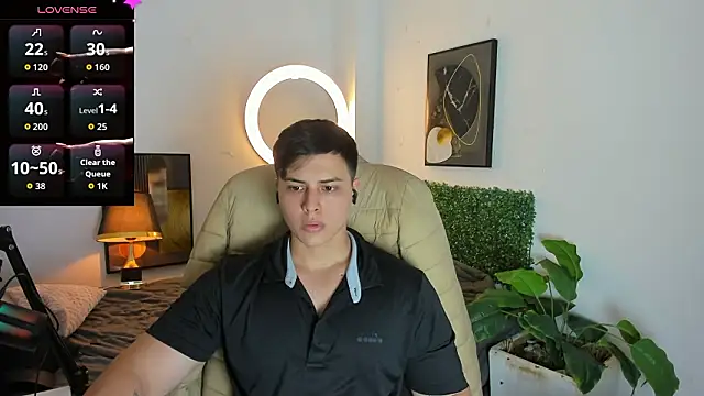 Snapshot of Thom_Ohtani chatting on February 3, 2026, 10:15 pm Thom Ohtani online show from February 3, 2026, 10:15 pm