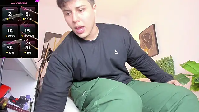 Snapshot of Thom_Ohtani chatting on February 11, 2026, 12:26 am Thom Ohtani online show from February 11, 2026, 12:26 am