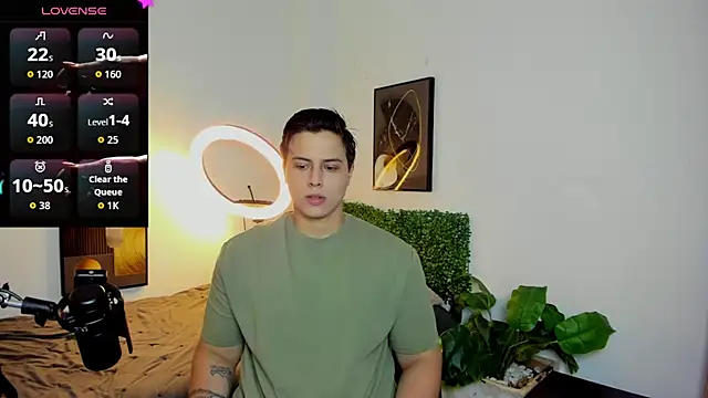 Snapshot of Thom_Ohtani chatting on February 25, 2026, 9:24 pm Thom Ohtani online show from February 25, 2026, 9:24 pm