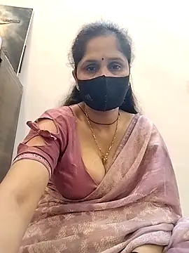 Snapshot of priyancyfun chatting on February 8, 2026, 5:05 pm priyancyfun online show from February 8, 2026, 5:05 pm