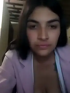 blue and whithe online show from January 9, 2025, 1:08 am