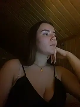 mewKate online show from March 10, 2025, 7:40 pm