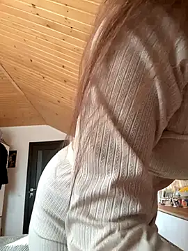 mewKate online show from October 25, 2025, 1:51 pm