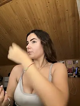 mewKate online show from December 4, 2025, 4:48 pm