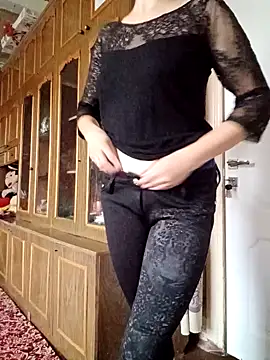 Calibers2932 online show from October 8, 2025, 7:17 am