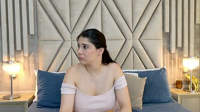 MilaRux online show from March 5, 2025, 5:18 pm