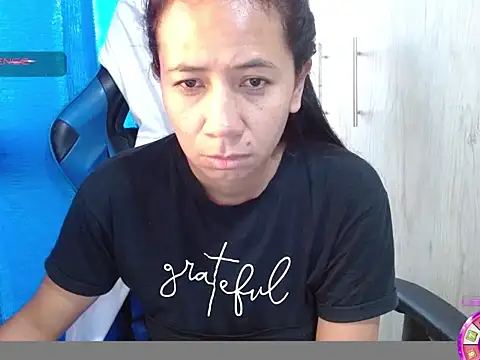 Danielagomez33 online show from March 16, 2026, 11:58 am