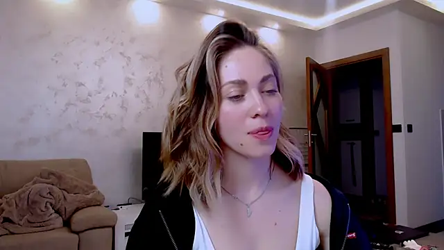 Eroticgiftxxx online show from March 6, 2025, 5:22 pm