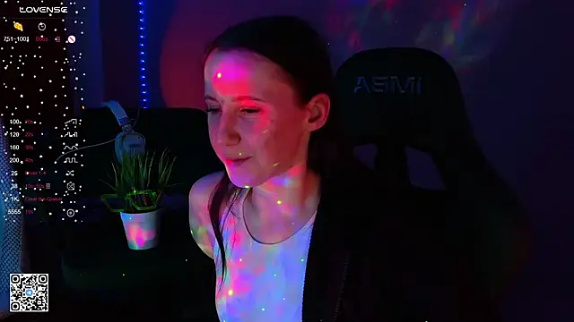 mon lola online show from February 28, 2025, 7:25 pm