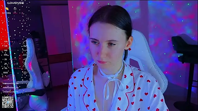 mon lola online show from March 10, 2025, 9:32 am