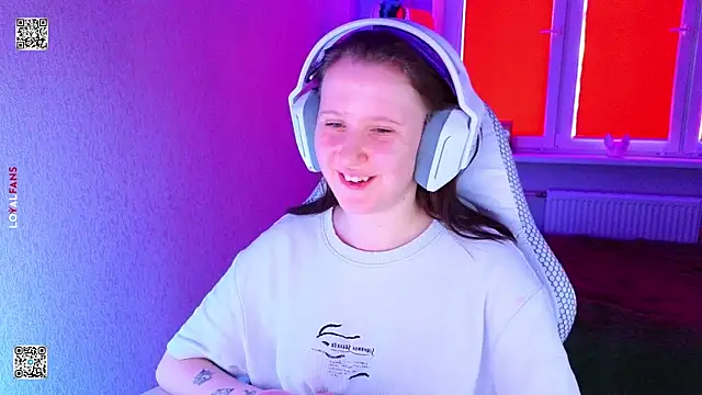 mon lola online show from April 6, 2026, 11:11 am