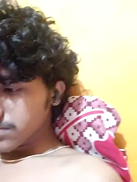 Snapshot of CosmicEmuu chatting on January 14, 2025, 5:45 pm CosmicEmuu online show from January 14, 2025, 5:45 pm