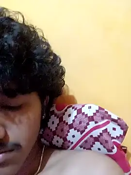 Snapshot of CosmicEmuu chatting on January 14, 2025, 8:48 pm CosmicEmuu online show from January 14, 2025, 8:48 pm