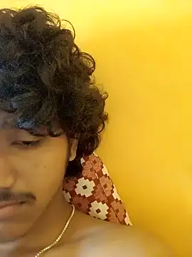 Snapshot of CosmicEmuu chatting on January 19, 2025, 5:48 am CosmicEmuu online show from January 19, 2025, 5:48 am