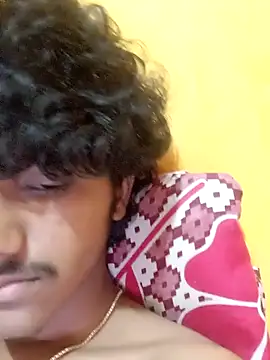 Snapshot of CosmicEmuu chatting on January 22, 2025, 5:38 pm CosmicEmuu online show from January 22, 2025, 5:38 pm