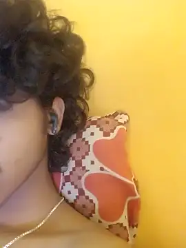 Snapshot of CosmicEmuu chatting on March 15, 2025, 11:51 am CosmicEmuu online show from March 15, 2025, 11:51 am