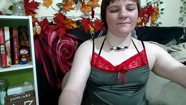 Snapshot of AverageRose chatting on January 17, 2026, 10:57 pm AverageRose online show from January 17, 2026, 10:57 pm