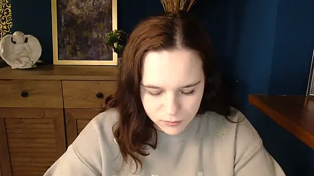 mini girly online show from December 18, 2025, 2:23 pm
