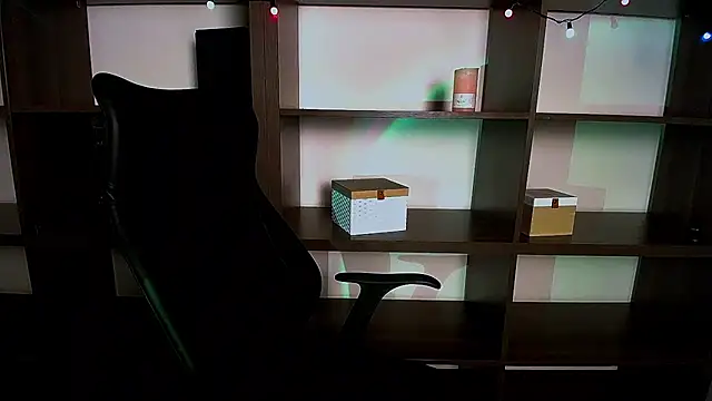 Snapshot of Lexi_Jous chatting on February 14, 2025, 4:41 pm Lexi Jous online show from February 14, 2025, 4:41 pm