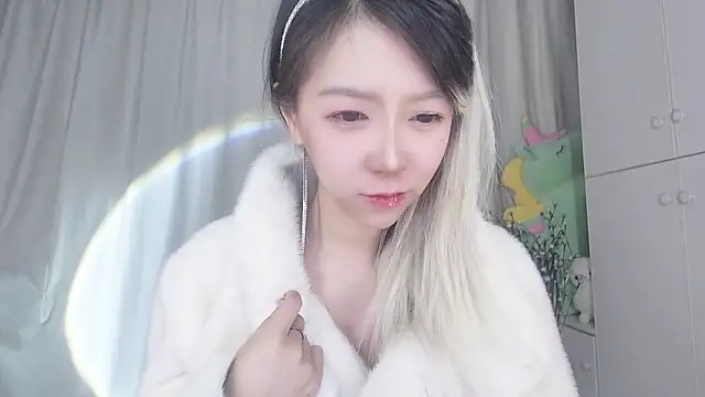 Snapshot of Ciri-CC chatting on January 27, 2025, 12:48 pm Ciri-CC online show from January 27, 2025, 12:48 pm