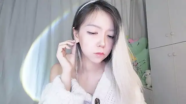 Snapshot of Ciri-CC chatting on March 4, 2025, 3:48 pm Ciri-CC online show from March 4, 2025, 3:48 pm