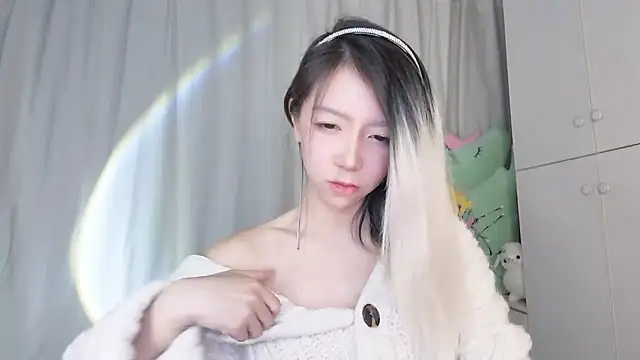 Snapshot of Ciri-CC chatting on March 4, 2025, 6:50 pm Ciri-CC online show from March 4, 2025, 6:50 pm