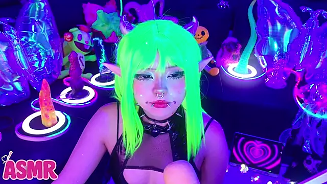 LaytonBox online show from February 5, 2026, 1:05 pm