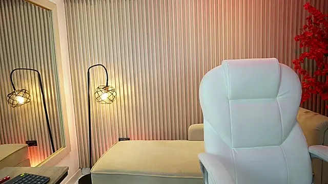 Emma Walkerr  online show from September 10, 2025, 7:03 pm