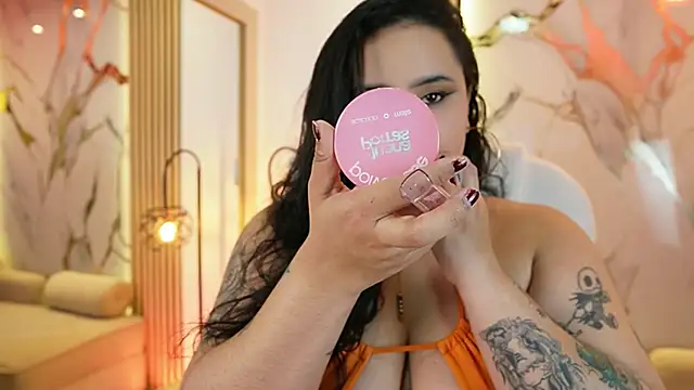 Snapshot of Emma_Walkerr_ chatting on February 7, 2026, 7:06 pm Emma Walkerr online show from February 7, 2026, 7:06 pm