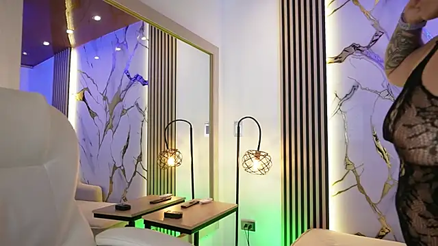 Snapshot of Emma_Walkerr_ chatting on February 23, 2026, 7:00 pm Emma Walkerr online show from February 23, 2026, 7:00 pm