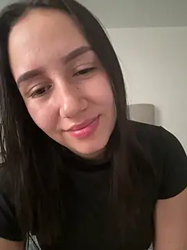 Snapshot of Jullya_x chatting on July 15, 2026, 10:26 pm Jullya x online show from July 15, 2026, 10:26 pm