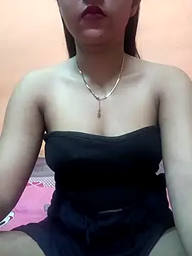 Snapshot of Eisha_20s chatting on February 7, 2025, 12:31 am Eisha 20s online show from February 7, 2025, 12:31 am