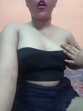 Snapshot of Eisha_20s chatting on June 17, 2026, 10:43 pm Eisha 20s online show from June 17, 2026, 10:43 pm